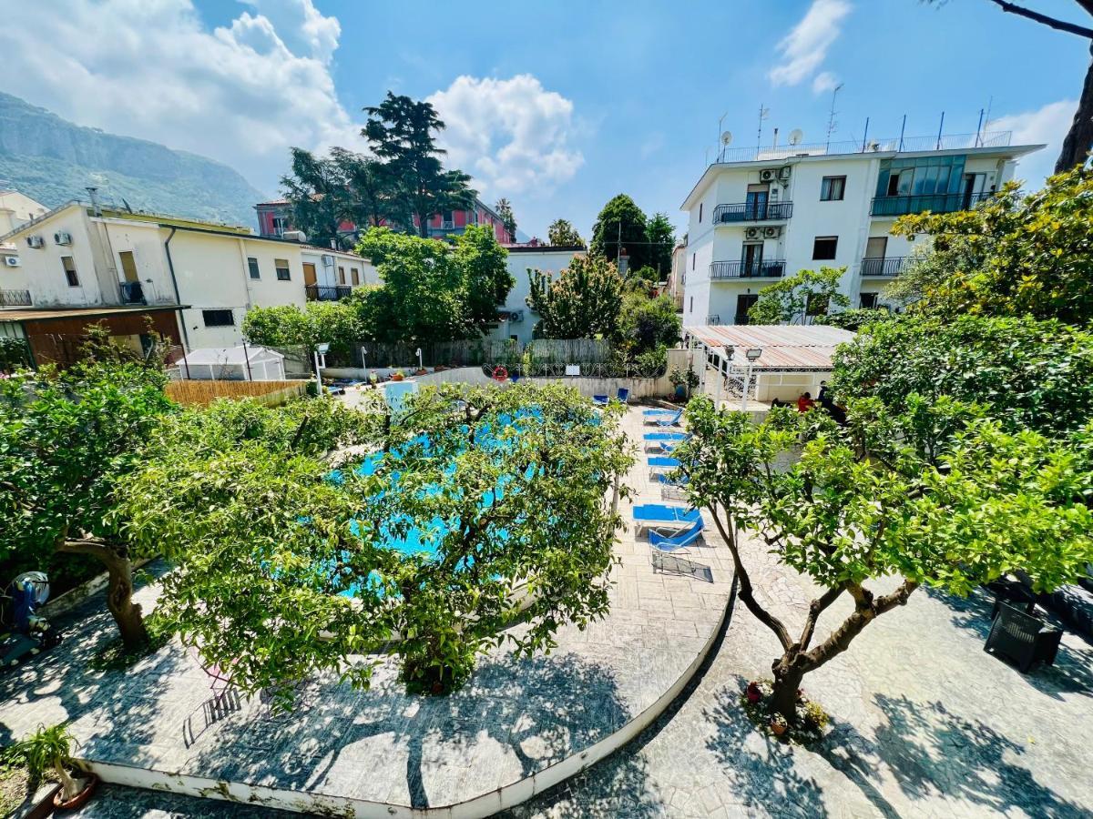 Yourhome - Sorrento Apartment Meta