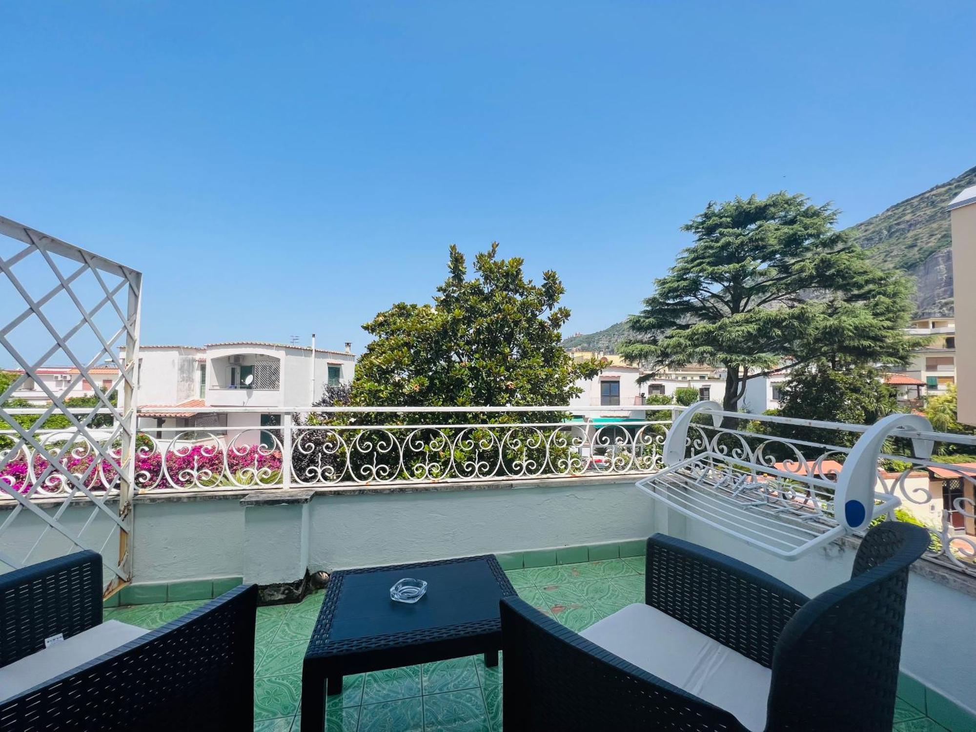 Yourhome - Sorrento Meta